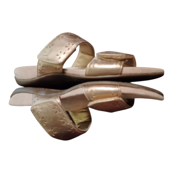 Vionic Randi Ortho Gold Sandals - Picture 4 of 9